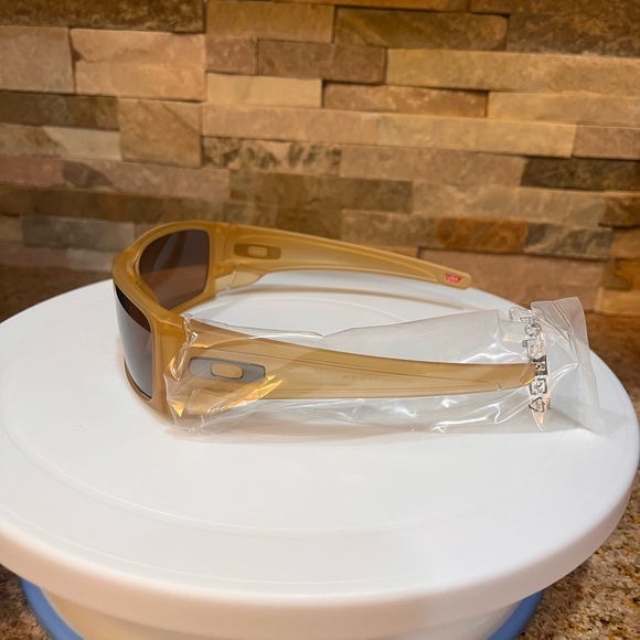 Oakley Sunglasses - Picture 3 of 3